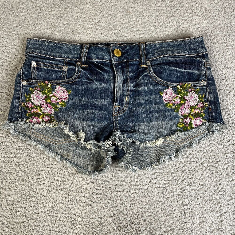 American Eagle Shorts Women 6 Denim Embroidered Roses Cut Off High Rise Bootie